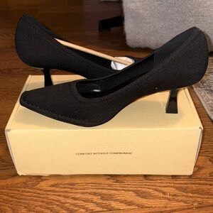 NIB! Cosy Island Square Toe Black Women's Heels